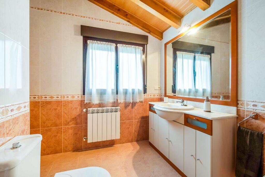 Magnifica Casa Con Jardin, Bbq E Hidromasaje Leitza (Navarre)