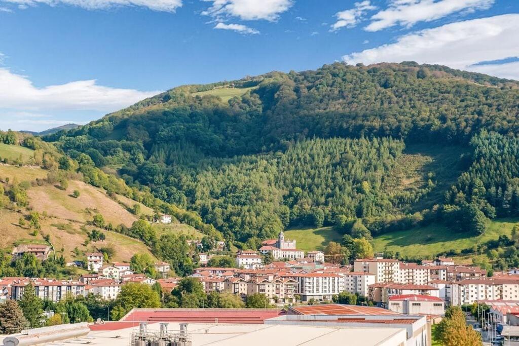 Magnifica Casa Con Jardin, Bbq E Hidromasaje Leitza (Navarre)